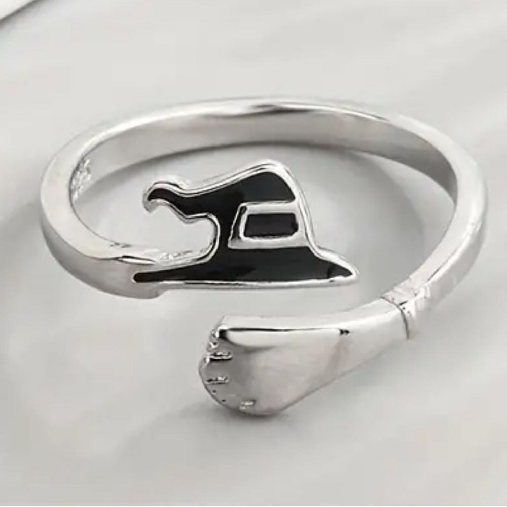 Halloween Witch hat and broom adjustable ring.